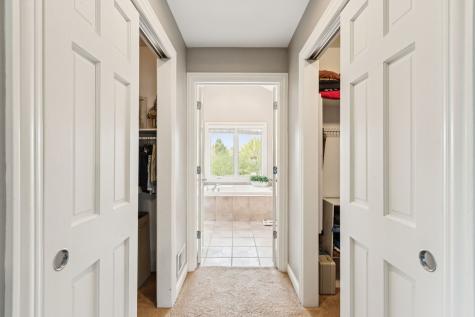 14101 West Rodmell Court Libertyville IL 60048