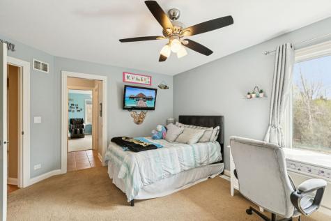 14101 West Rodmell Court Libertyville IL 60048