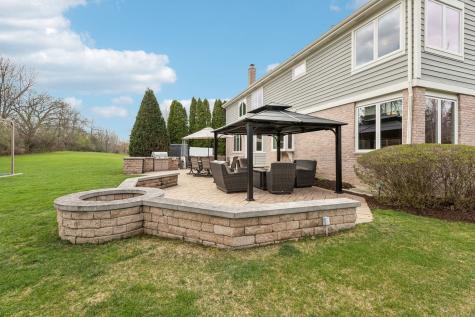 14101 West Rodmell Court Libertyville IL 60048