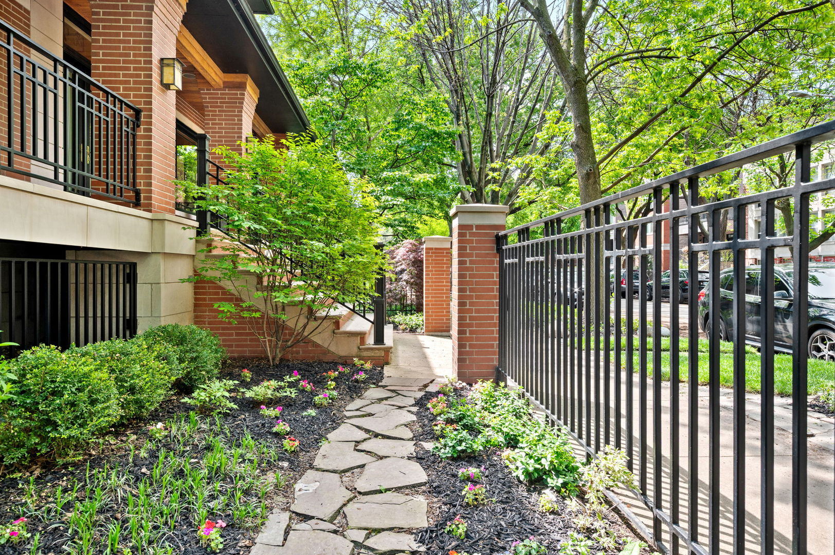 2705 North Bosworth Avenue Chicago IL 60614