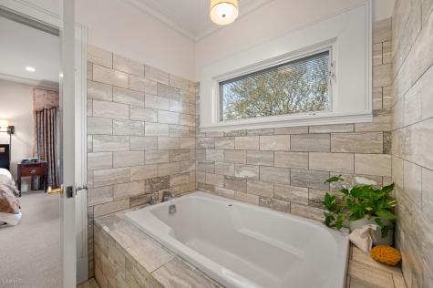 2705 North Bosworth Avenue Chicago IL 60614