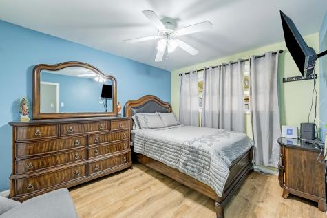 12737 South Manistee Avenue Chicago IL 60633