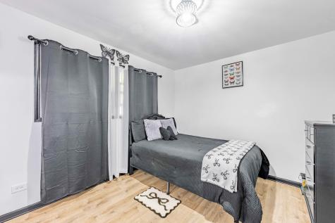 12737 South Manistee Avenue Chicago IL 60633