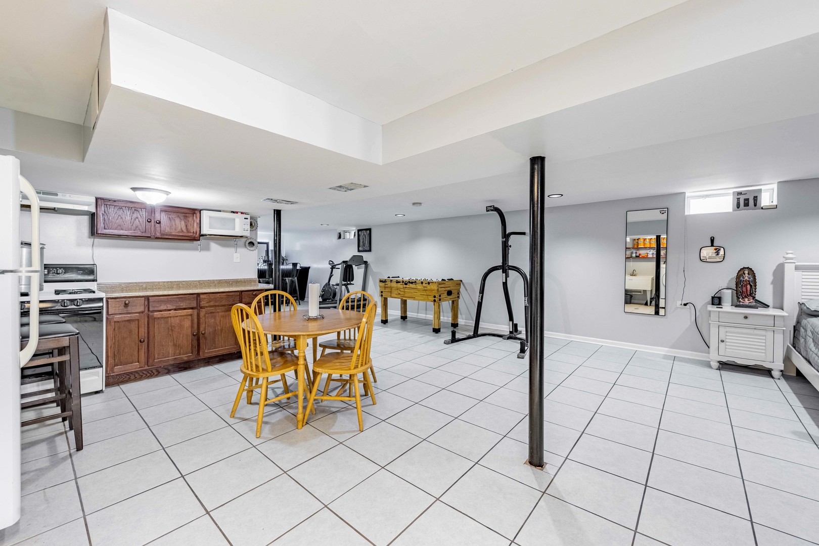 12737 South Manistee Avenue Chicago IL 60633