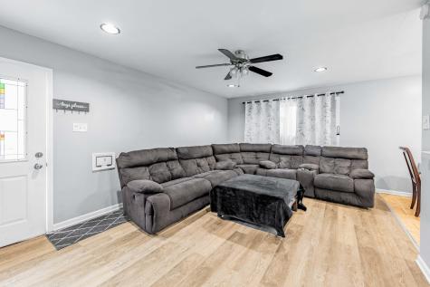 12737 South Manistee Avenue Chicago IL 60633