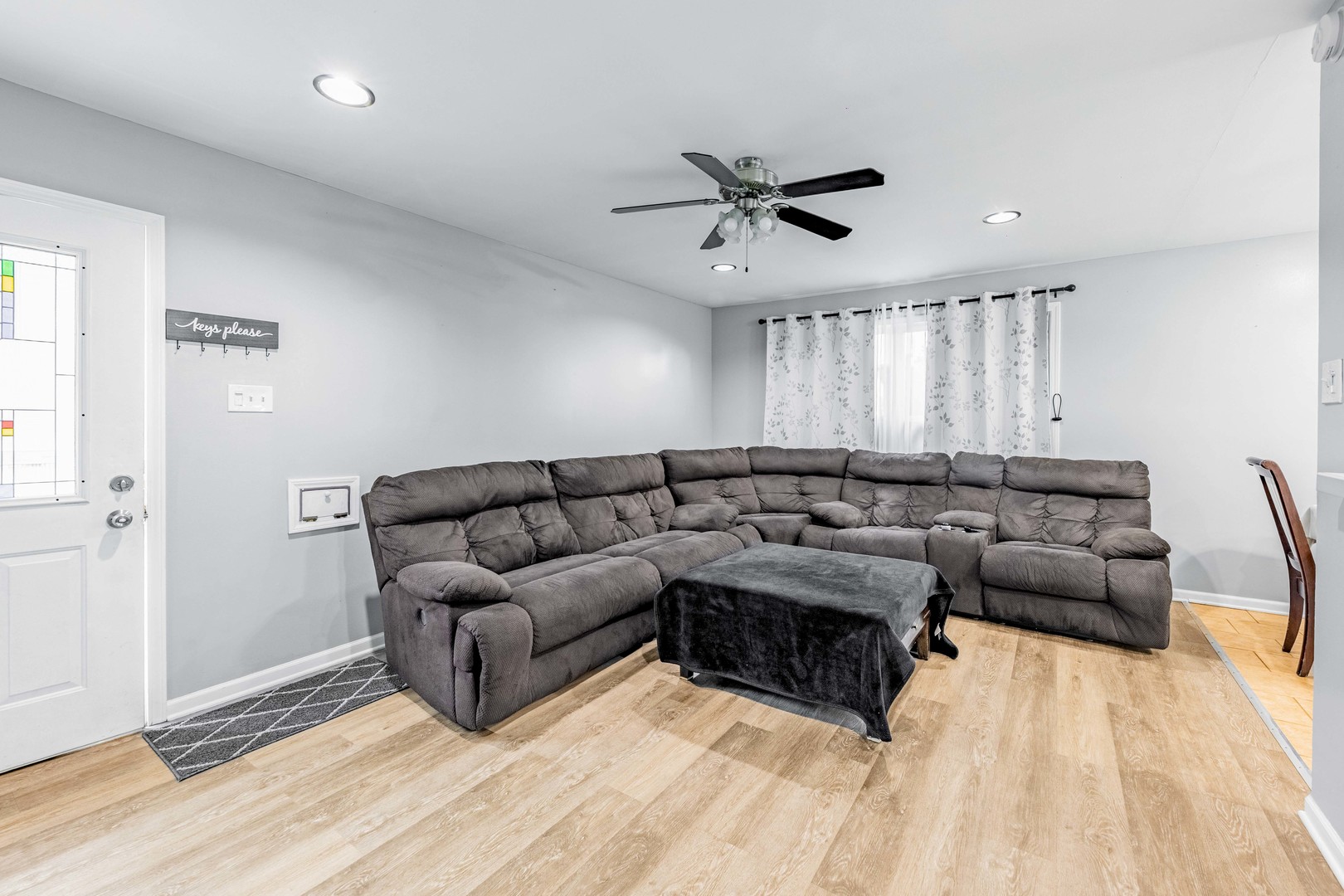 12737 South Manistee Avenue Chicago IL 60633