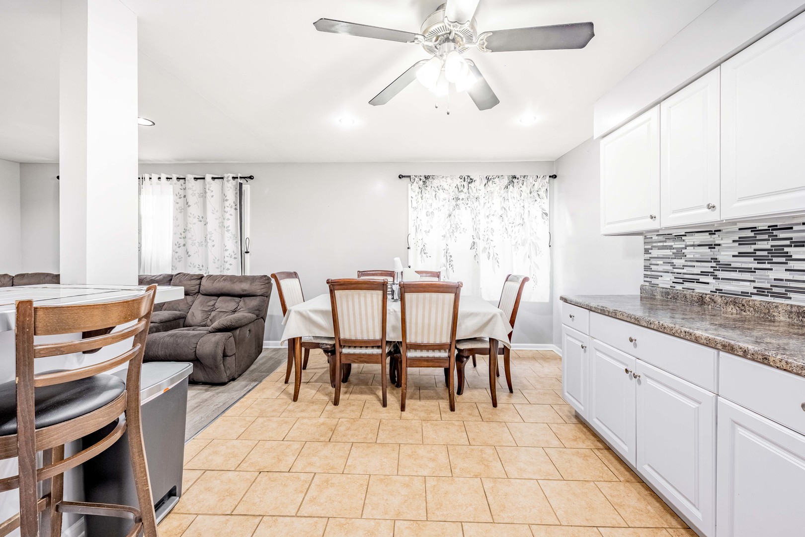 12737 South Manistee Avenue Chicago IL 60633