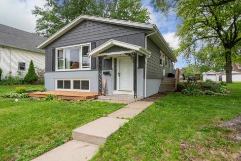 1435 26TH Avenue Moline IL 61265