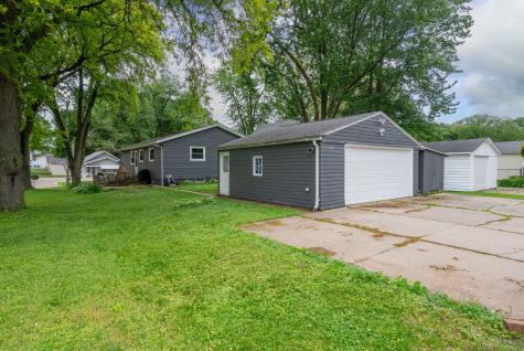 1435 26TH Avenue Moline IL 61265