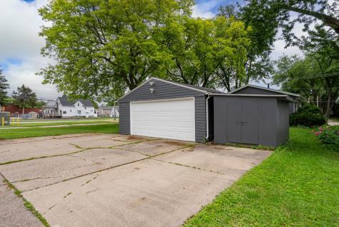 1435 26TH Avenue Moline IL 61265
