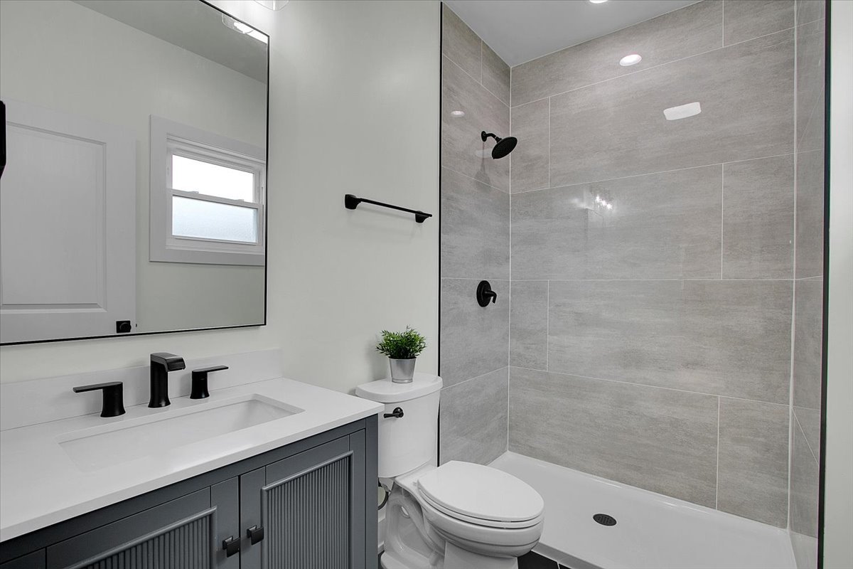 4036 West Warwick Avenue Chicago IL 60641
