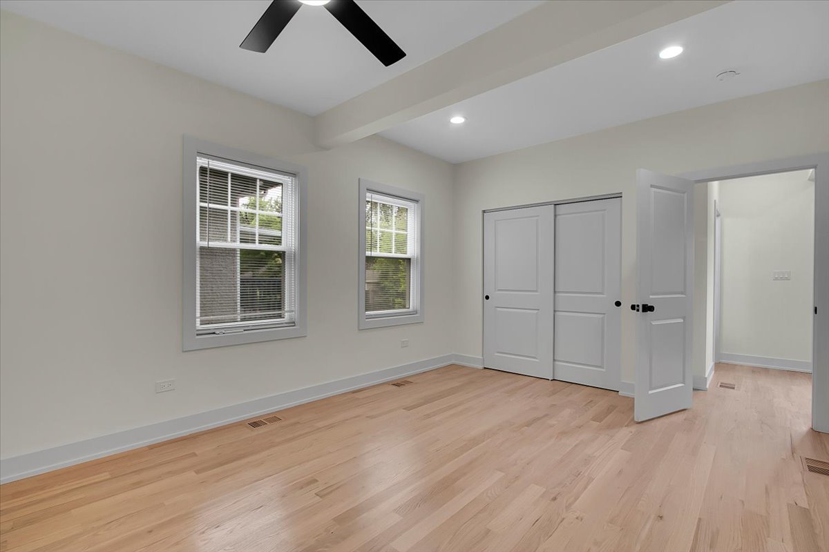 4036 West Warwick Avenue Chicago IL 60641