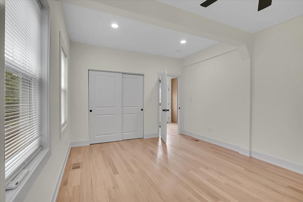 4036 West Warwick Avenue Chicago IL 60641