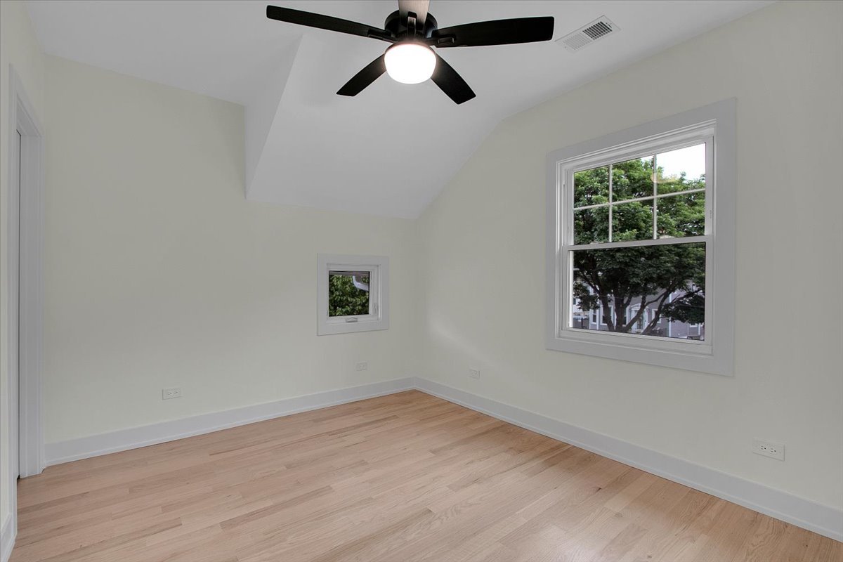 4036 West Warwick Avenue Chicago IL 60641