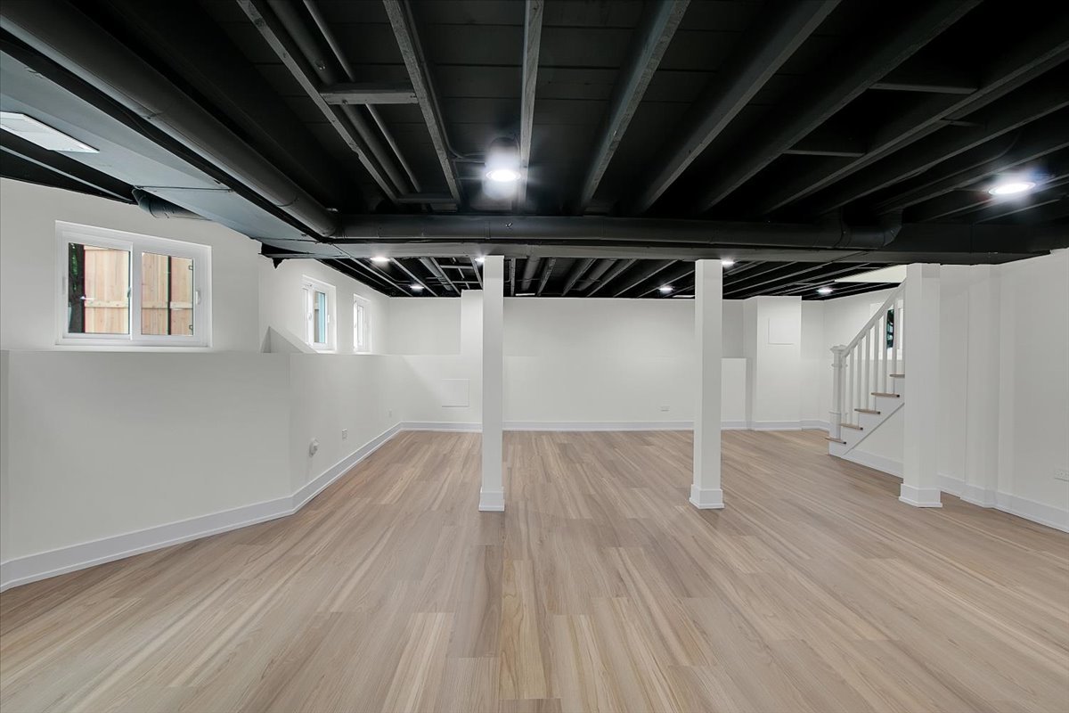 4036 West Warwick Avenue Chicago IL 60641