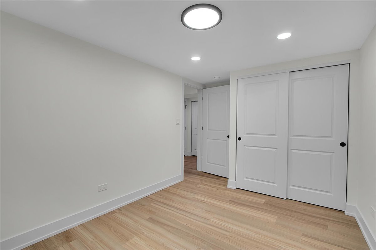 4036 West Warwick Avenue Chicago IL 60641