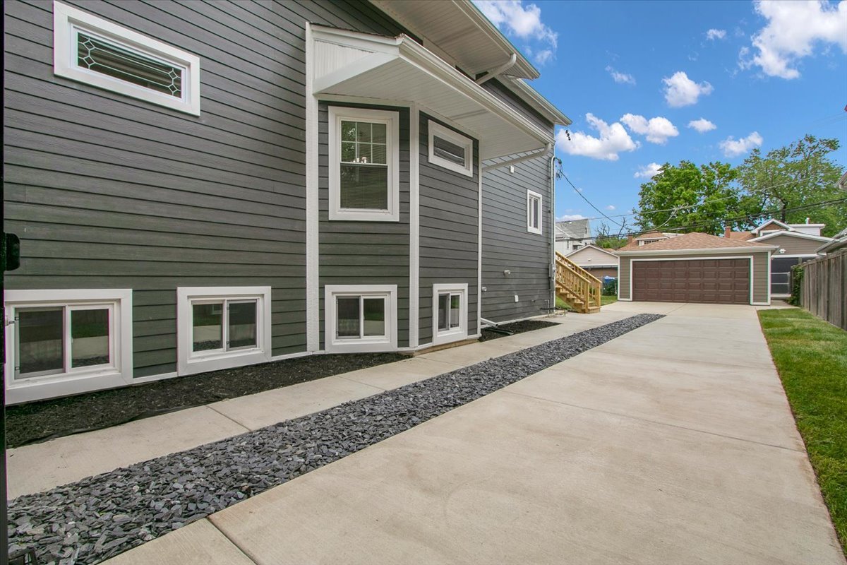 4036 West Warwick Avenue Chicago IL 60641