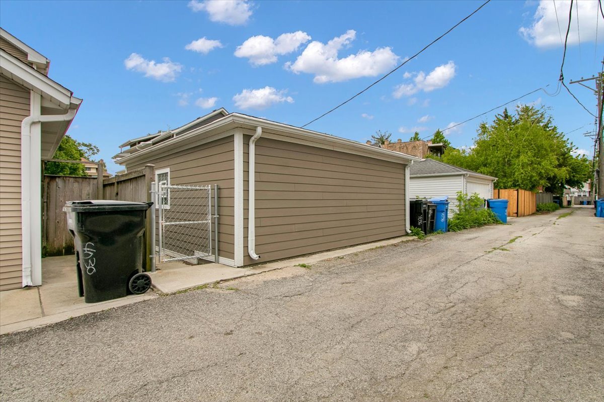 4036 West Warwick Avenue Chicago IL 60641