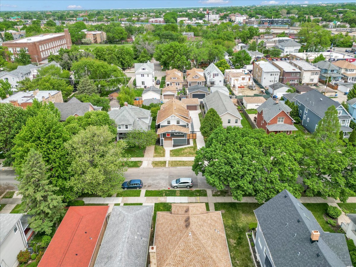 4036 West Warwick Avenue Chicago IL 60641