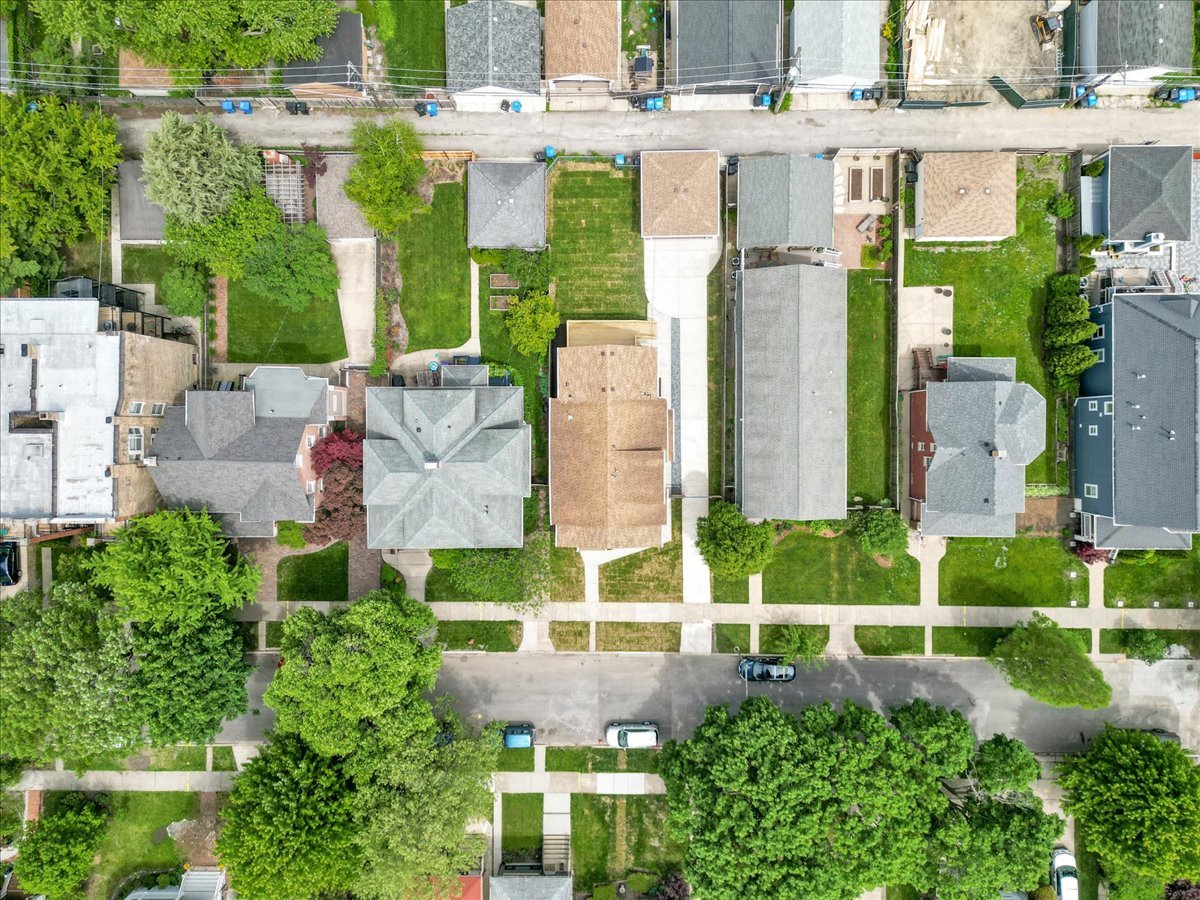 4036 West Warwick Avenue Chicago IL 60641