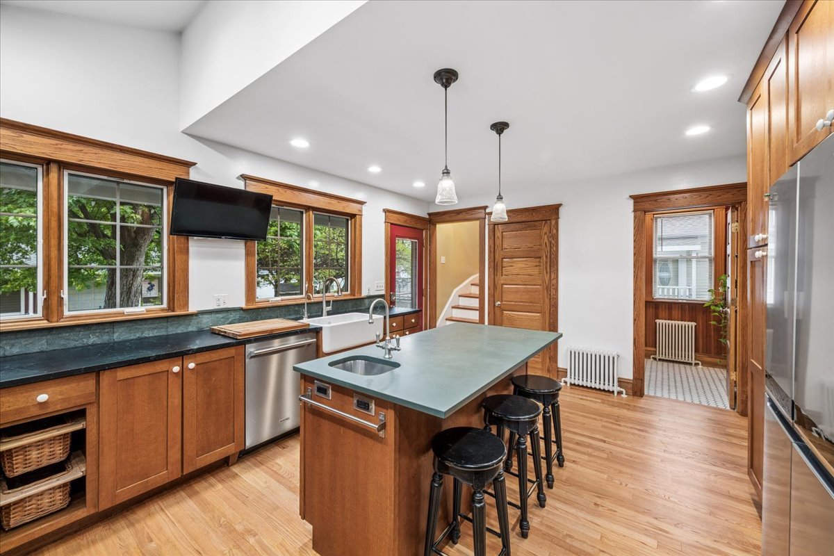 6046 North Nickerson Avenue Chicago IL 60631