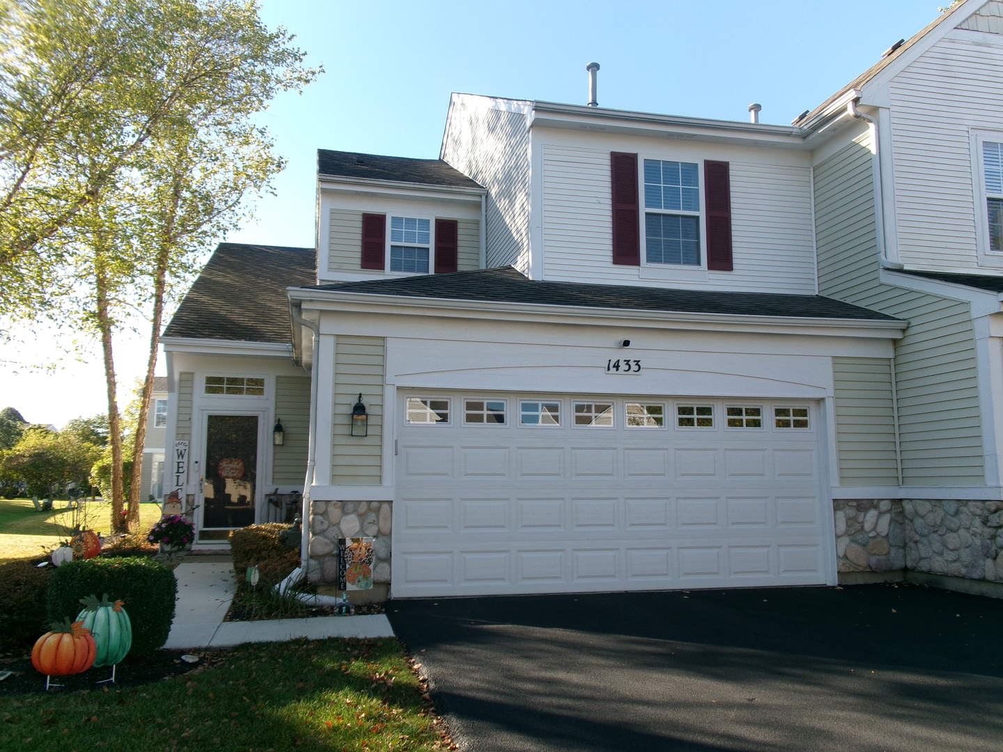 1433 White Pine Lane Bolingbrook IL 60490