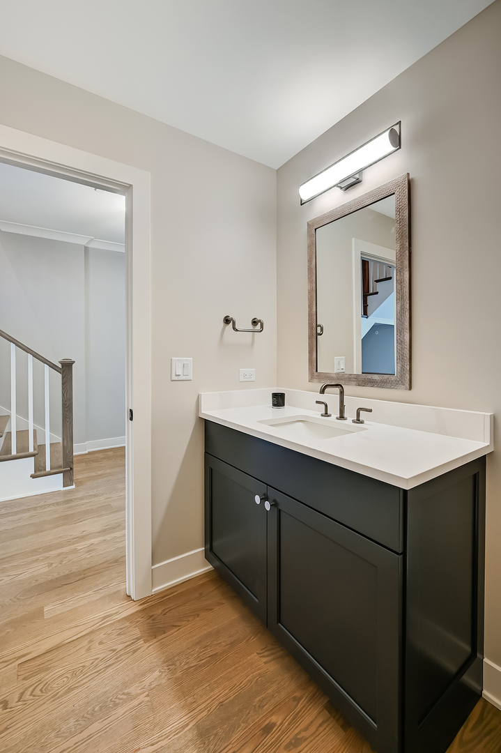 131 Harding Court Glen Ellyn IL 60137