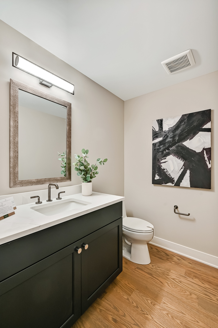 131 Harding Court Glen Ellyn IL 60137