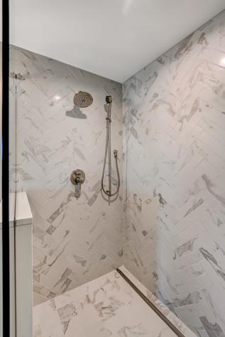 131 Harding Court Glen Ellyn IL 60137