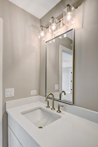 131 Harding Court Glen Ellyn IL 60137