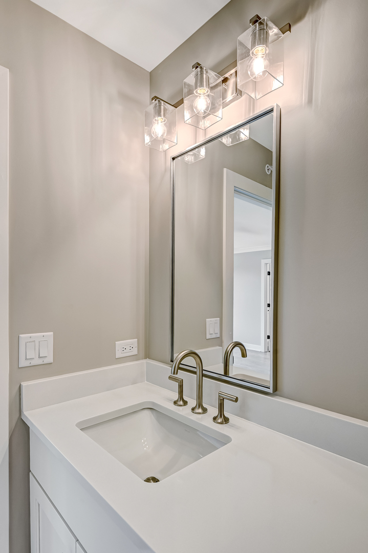 131 Harding Court Glen Ellyn IL 60137