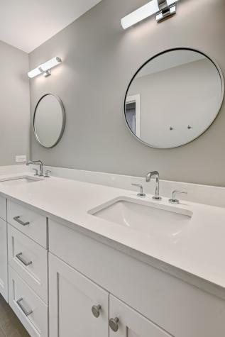 131 Harding Court Glen Ellyn IL 60137