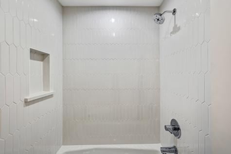 131 Harding Court Glen Ellyn IL 60137