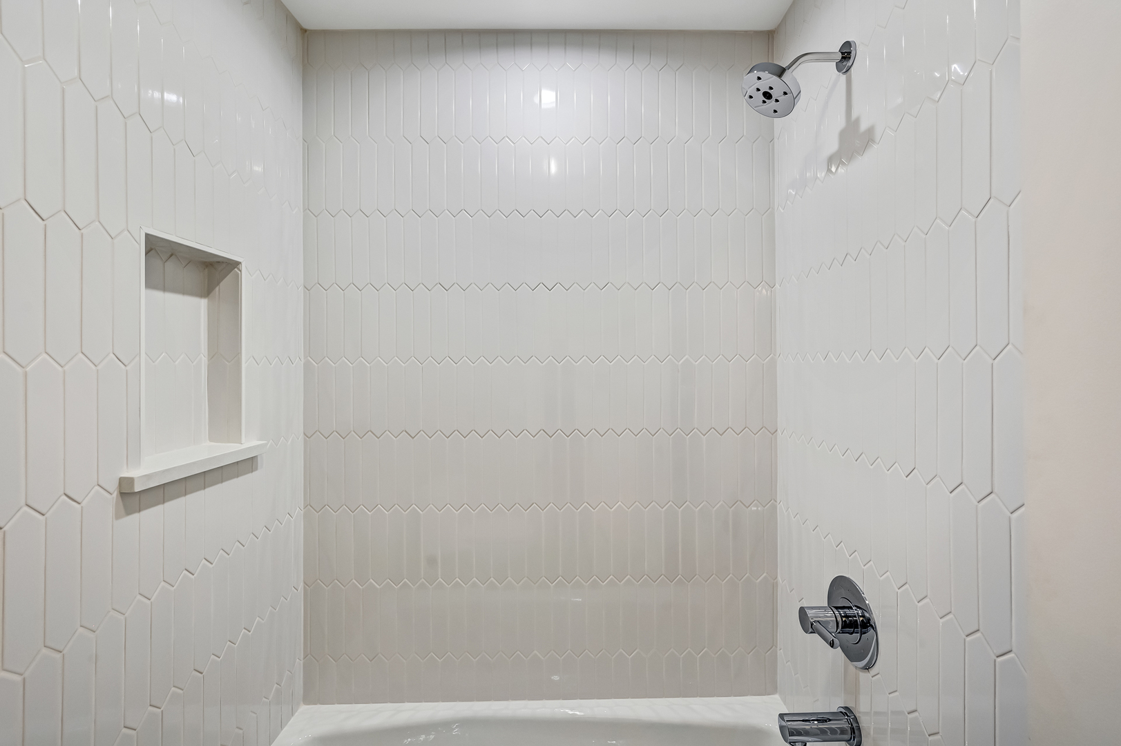 131 Harding Court Glen Ellyn IL 60137