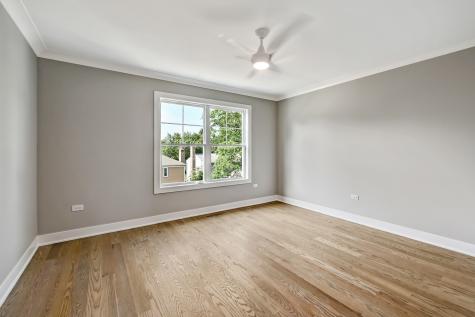 131 Harding Court Glen Ellyn IL 60137