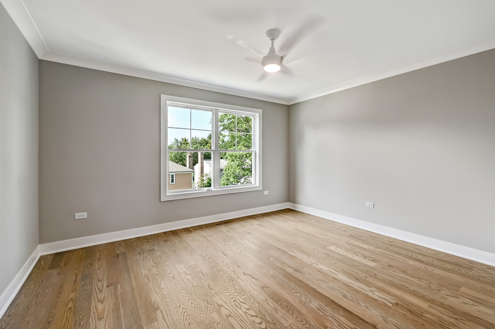 131 Harding Court Glen Ellyn IL 60137