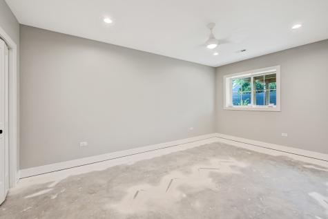 131 Harding Court Glen Ellyn IL 60137