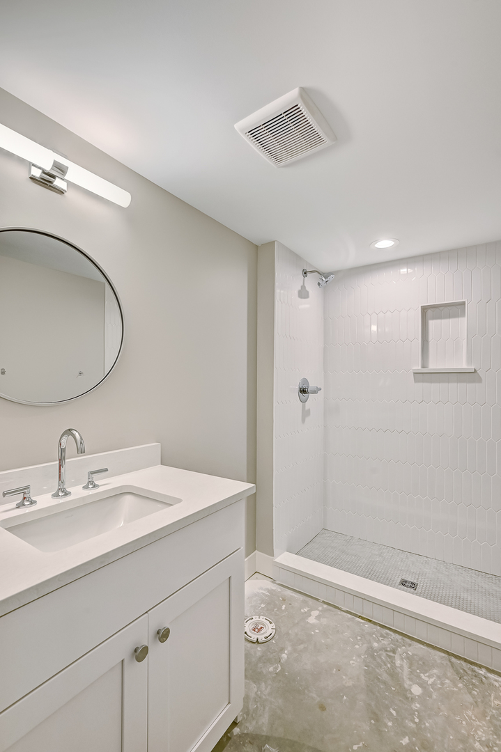 131 Harding Court Glen Ellyn IL 60137