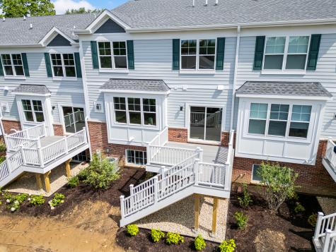 131 Harding Court Glen Ellyn IL 60137