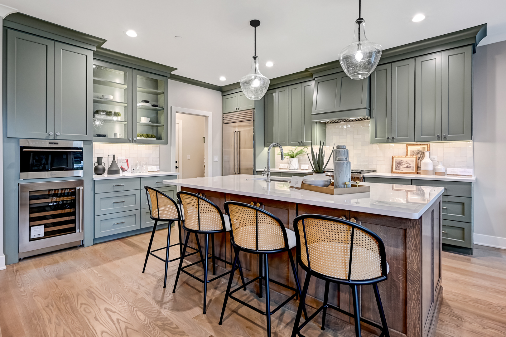 131 Harding Court Glen Ellyn IL 60137