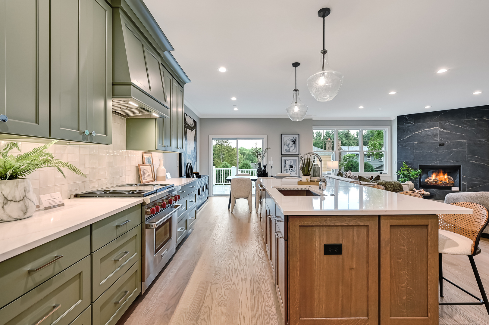 131 Harding Court Glen Ellyn IL 60137