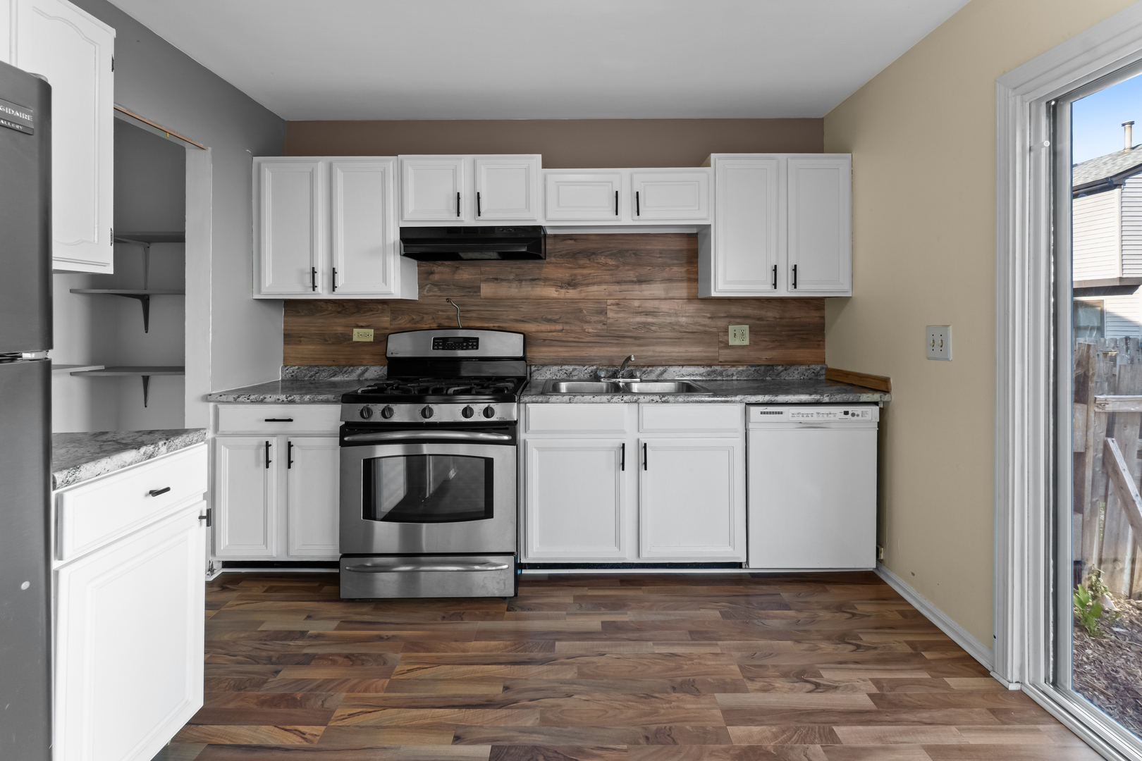 1410 Georgetown Drive Carol Stream IL 60188