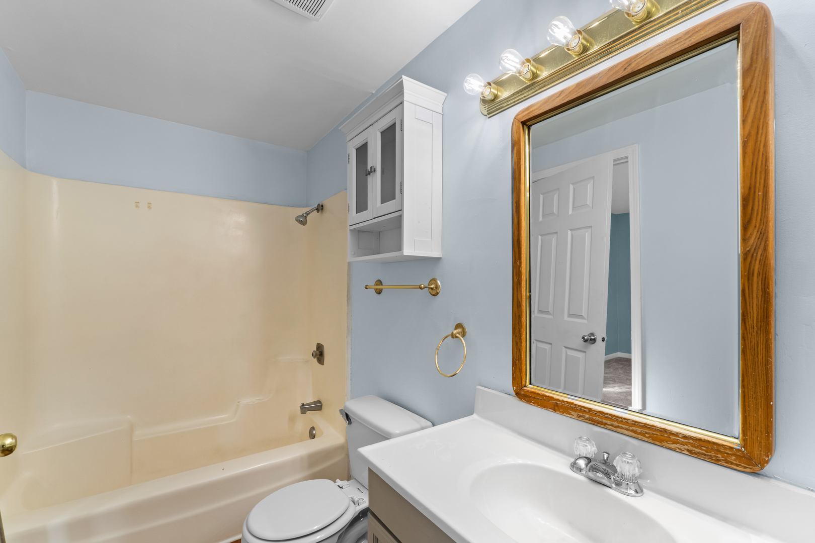 1410 Georgetown Drive Carol Stream IL 60188