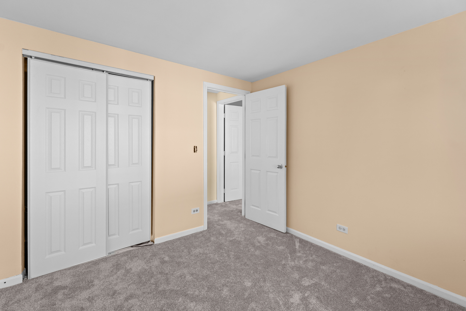 1410 Georgetown Drive Carol Stream IL 60188