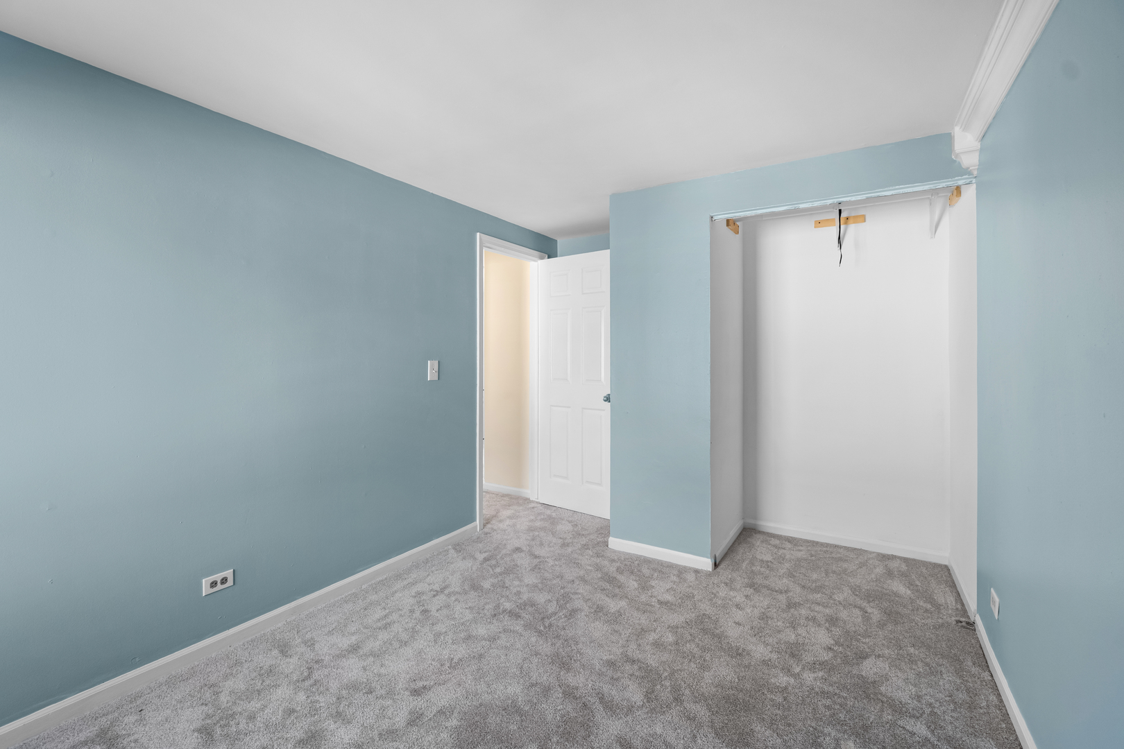 1410 Georgetown Drive Carol Stream IL 60188