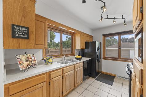 253 Heather Avenue Grayslake IL 60030