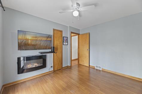 253 Heather Avenue Grayslake IL 60030