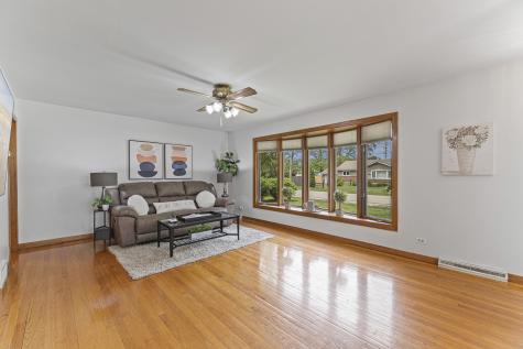 253 Heather Avenue Grayslake IL 60030