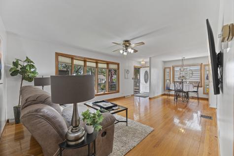 253 Heather Avenue Grayslake IL 60030