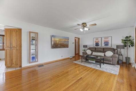 253 Heather Avenue Grayslake IL 60030